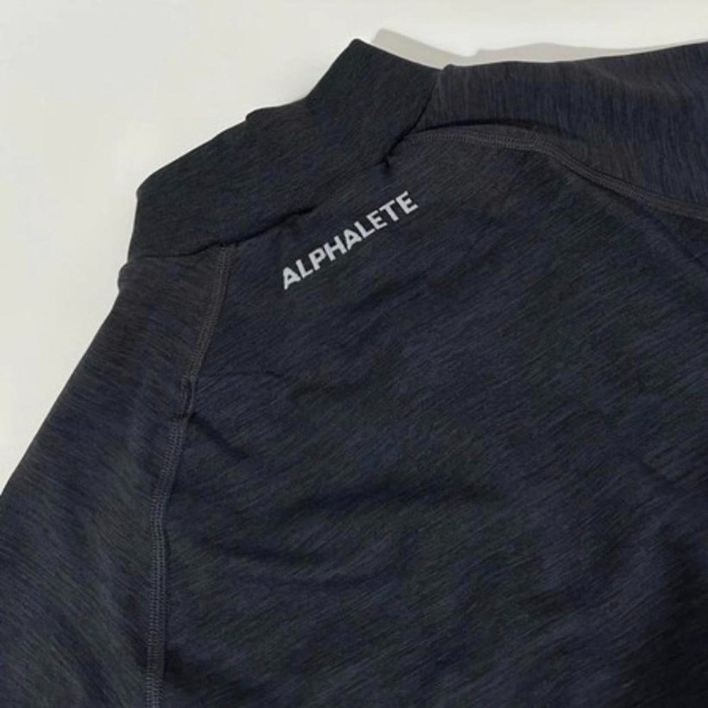 Alphalete Womens Grey and Black Crop-top
